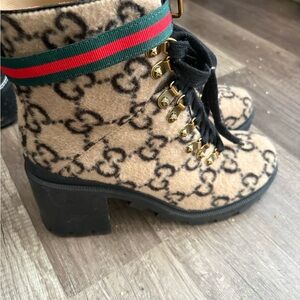 Gucci Women's Beige Lace Up Boots